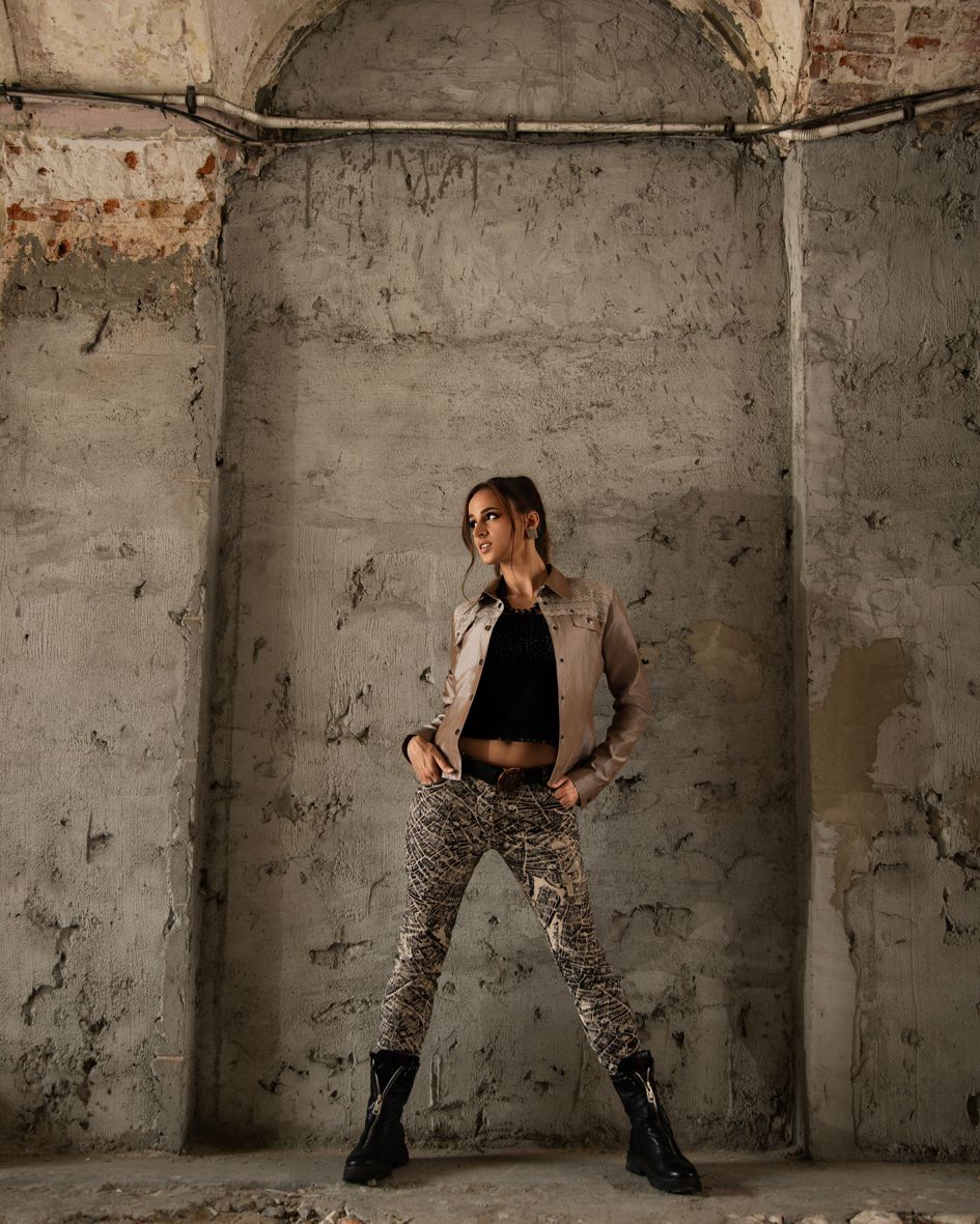 125011 BEIGE/BLACK CITY TROUSERS  - By Rieske image 3