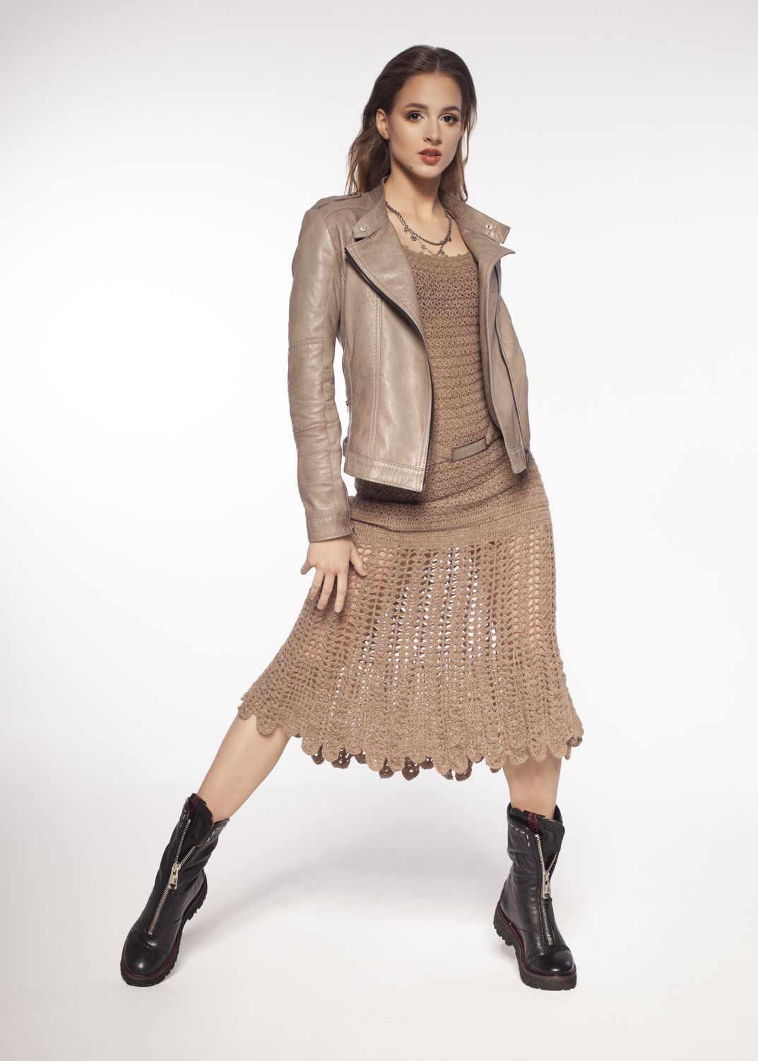 short leather jacket, beige leather jacket, beige natural leather jacket, biker leather jacket, biker leather jacket polish brand, natural leather jacket made in Poland, fashionable leather jacket by rieske, limited edition jacket, premium quality, biker jacket polish designer