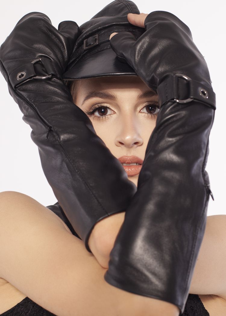 121012 BLACK LEATHER MITTENS image 1