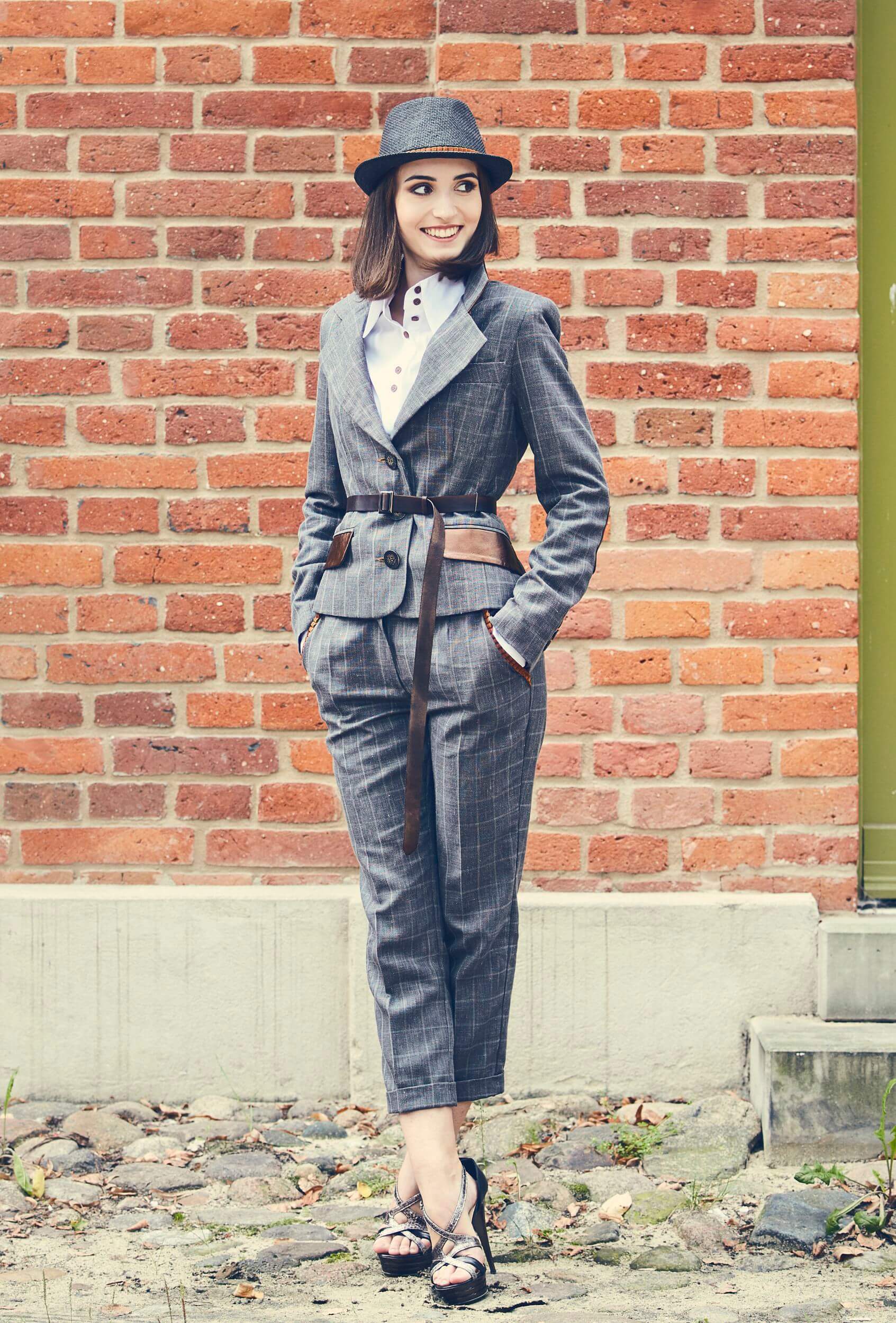 checkered jacket, checkered gray jacket, wool jacket with elements of natural leather, gray jacket with leather belt, slim jacket, women's suit, jacket Polish designer