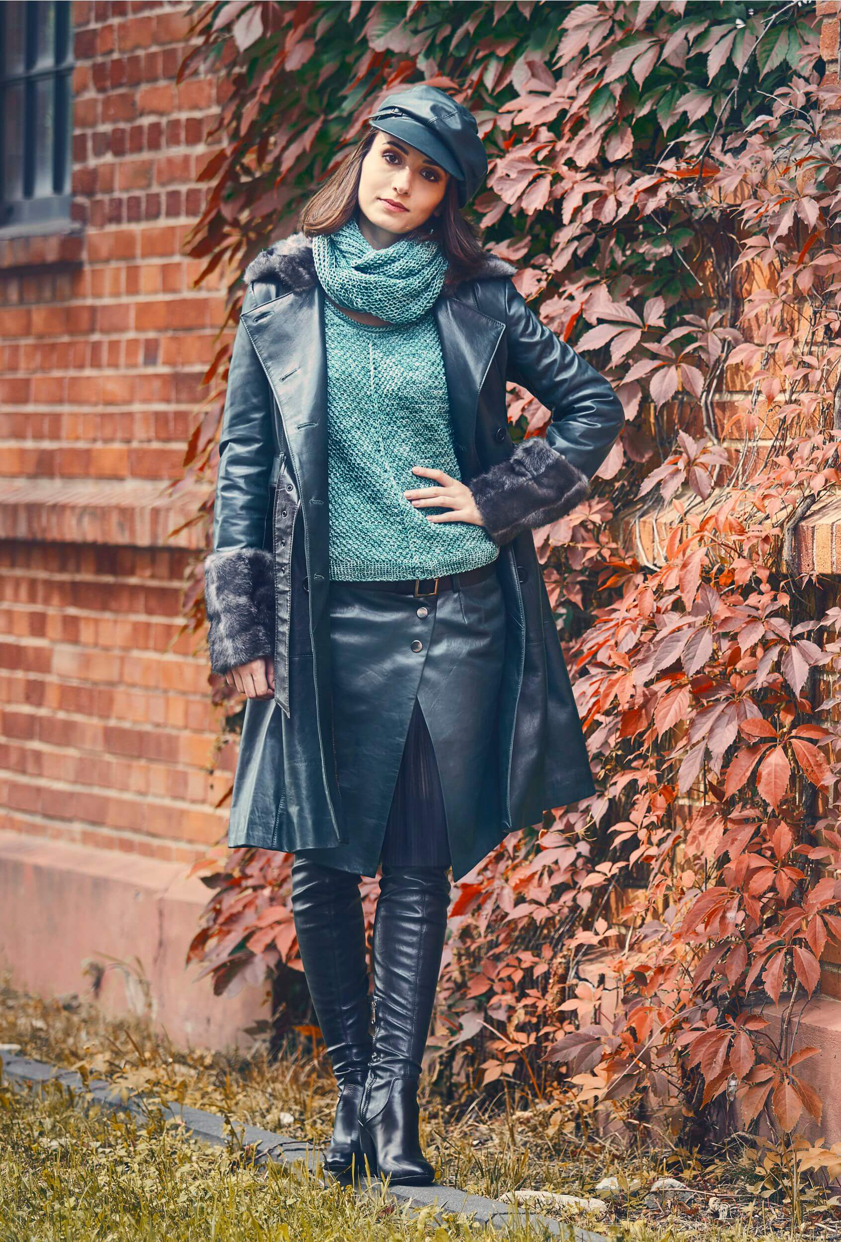 leather skirt, leather skirt with leather strap, green leather skirt, dark green leather skirt, bottle green leather skirt, green leather skirt with petticoat, Italian leather skirt, premium natural leather skirt