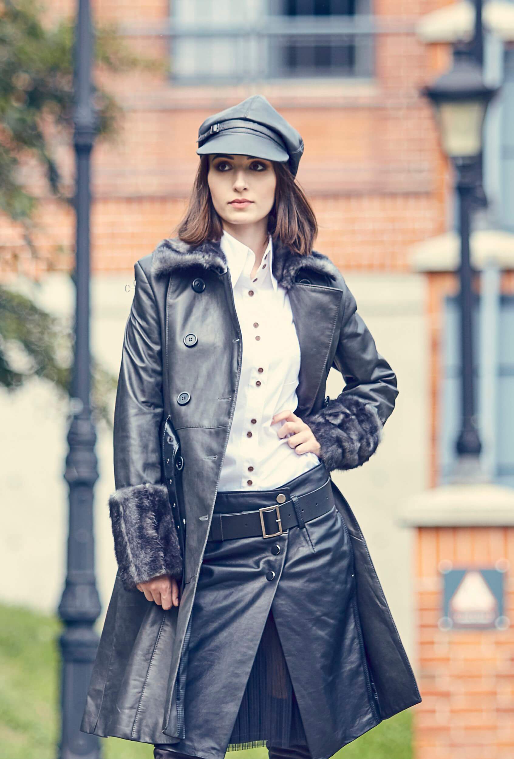 leather skirt, leather skirt with leather strap, black leather skirt, black natural leather skirt with petticoat, Italian leather skirt, natural leather skirt, black leather skirt, leather skirts with belt