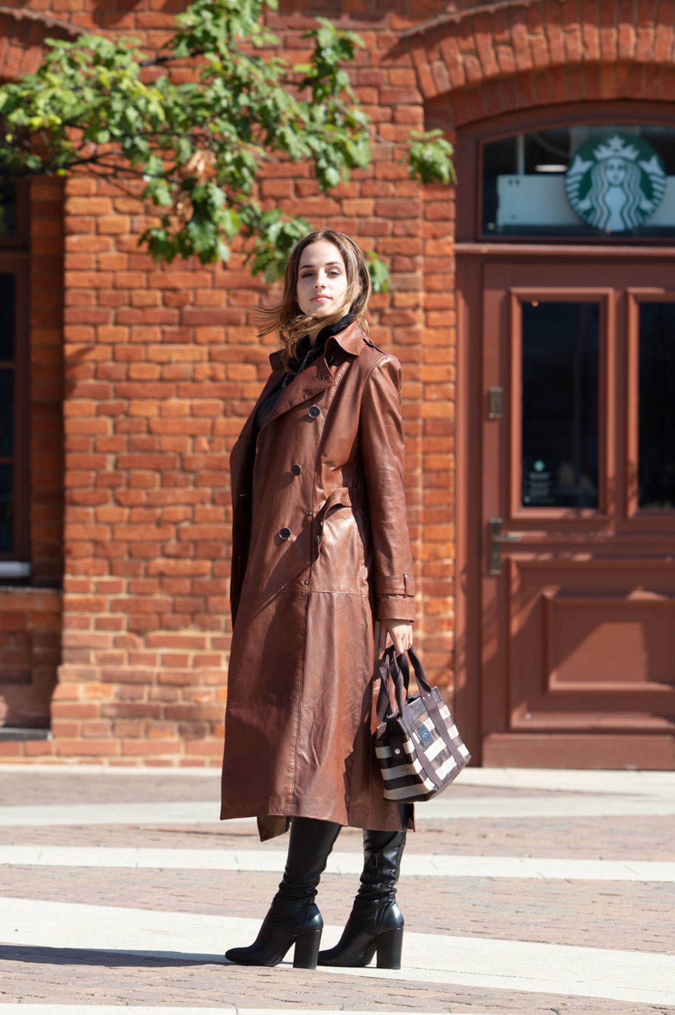 womens trech coat, trench coat made of disressed leather, brown trench coat, trench coat made of leather of Italian origin, trench coat with aging effect, leather coat, leather trench coat by rieske