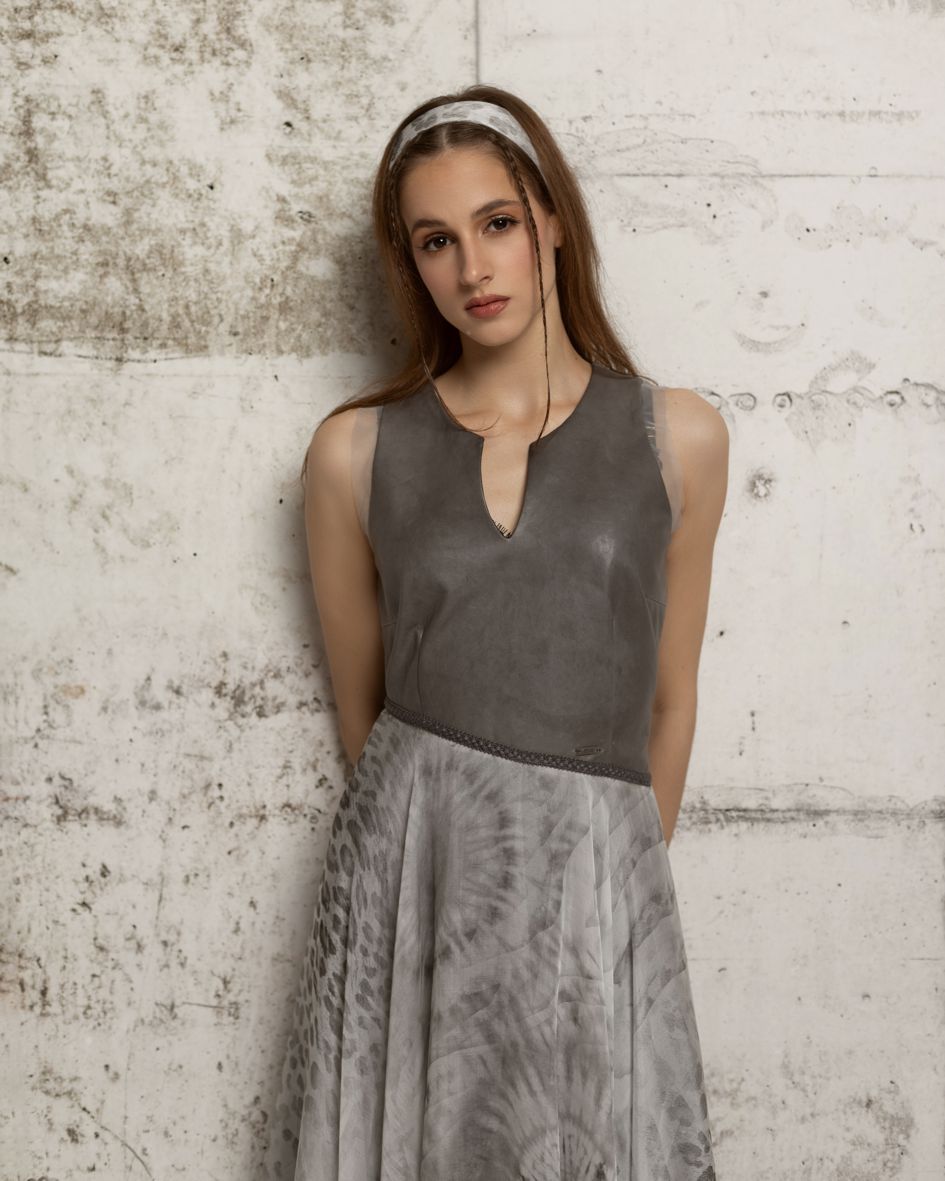 asymmetric silk and leather dress, silk dress with a leather top, asymmetric silk dress, gray silk dress, silk chiffon and natural leather dress for the summer, perfect wedding dress