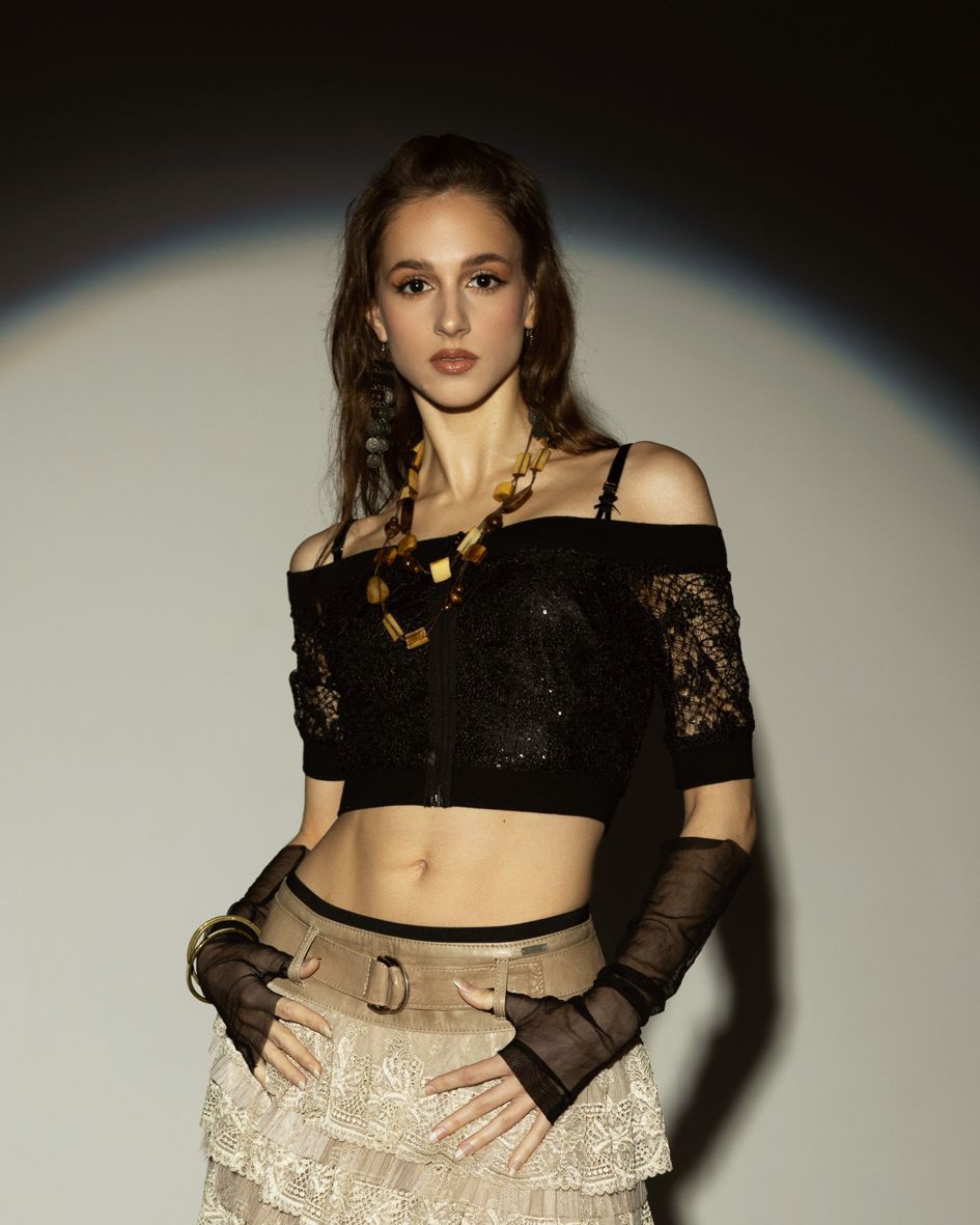 short lace top, black lace top, premium lace top, top must have, crop top, black top polish designer, top polish brand