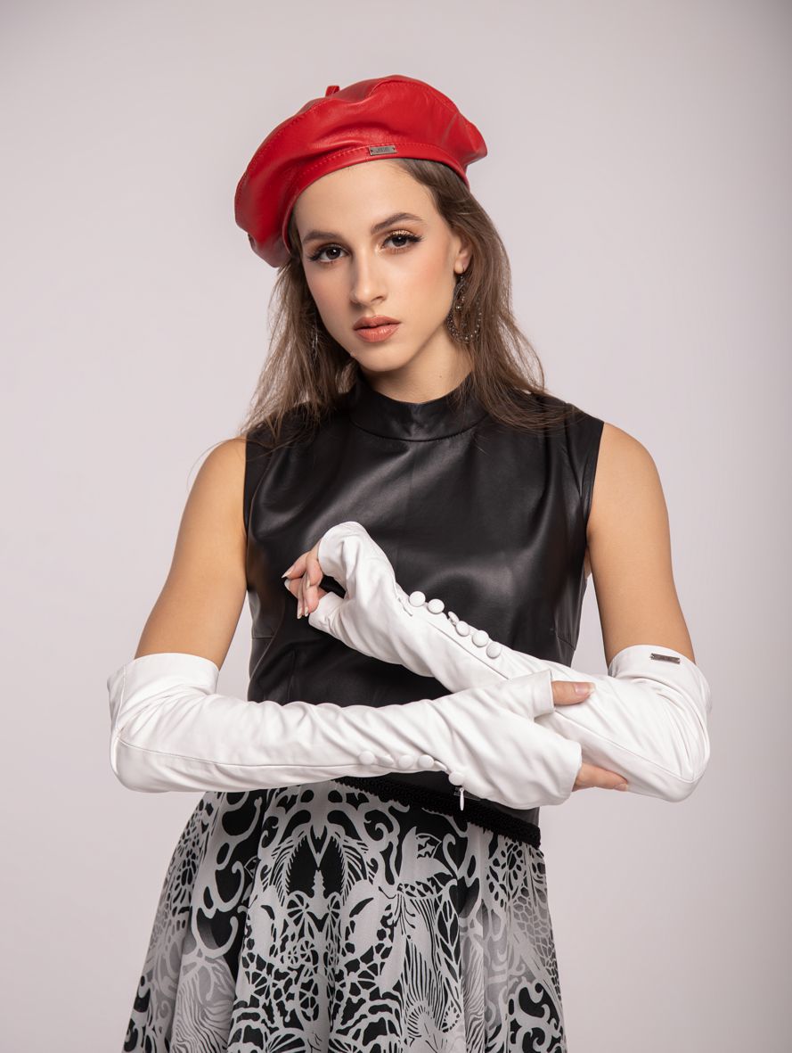 Women's mittens made of natural leather, cream leather mittens, cream leather sleeves, premium Italian leather mittens, must have mittens, women's mittens Polish designer, mittens for women made of natural leather, mittens Polish brand, opera gloves, evening gloves, fingerless gloves