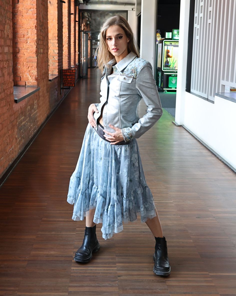 Tailored women’s leather shirt in silver blue with embroidered lace by By Rieske