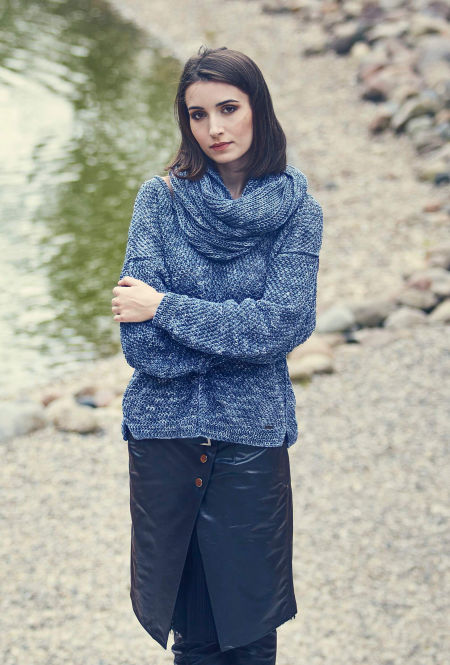 218022 Blue Handmade Infinity Scarf